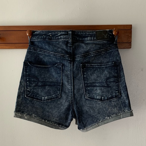Size 2 High rise button front shorts - Picture 2 of 3